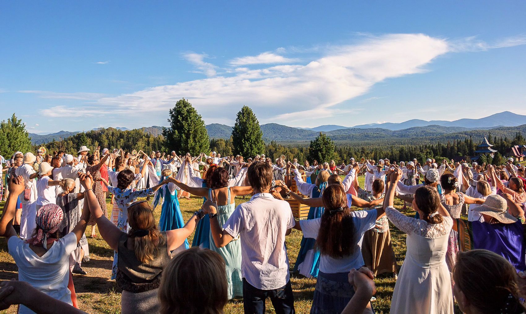 Обитель завета. Обитель завета. Город солнца красноярский край община виссариона. «церковь последнего завета» (община виссариона). Община виссариона город солнца.